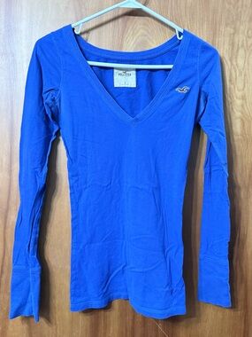 Hollister Long Sleeve V-neck
